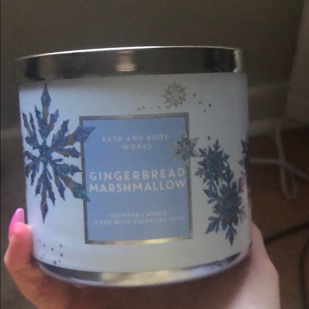 gingerbread marshmallow candle bath and body works